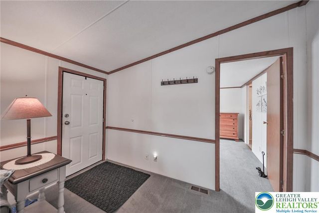 17 Canterbury Court, Forks Twp, PA 18040