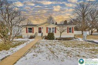 17 Canterbury Court, Forks Twp, PA 18040