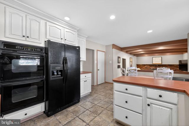 506 QUEEN ANNE RD, Cherry Hill, NJ 08003