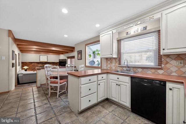 506 QUEEN ANNE RD, Cherry Hill, NJ 08003