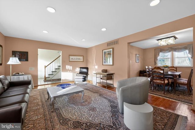 506 QUEEN ANNE RD, Cherry Hill, NJ 08003