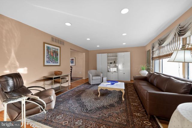 506 QUEEN ANNE RD, Cherry Hill, NJ 08003