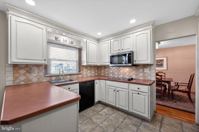 506 QUEEN ANNE RD, Cherry Hill, NJ 08003