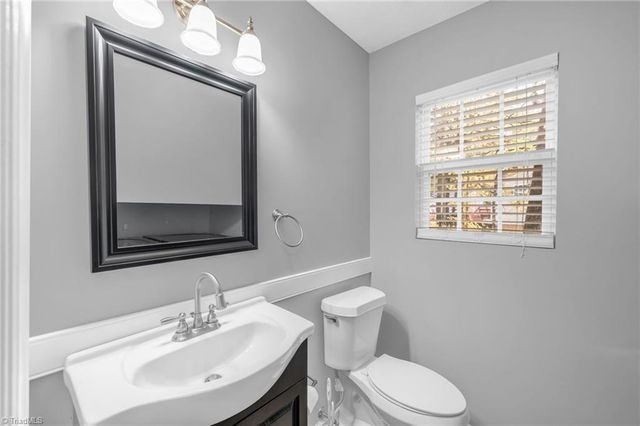 135 Pineywood Street, Thomasville, NC 27360