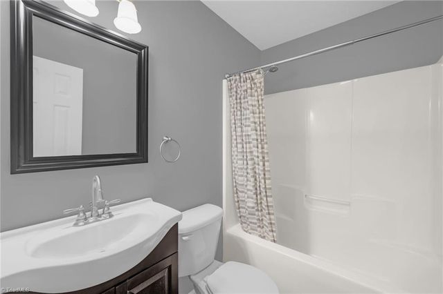 135 Pineywood Street, Thomasville, NC 27360