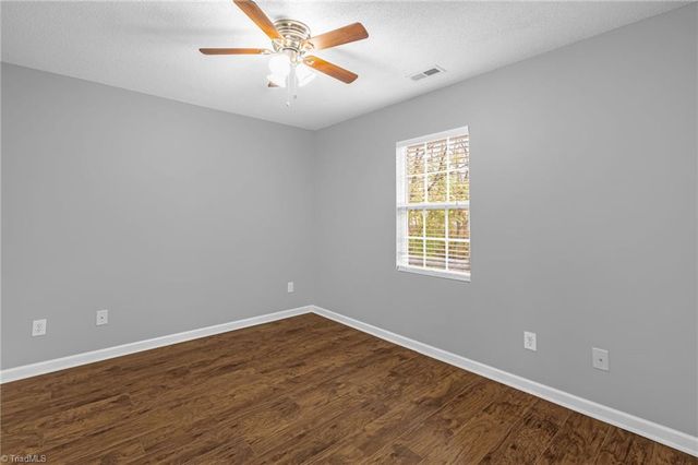 135 Pineywood Street, Thomasville, NC 27360