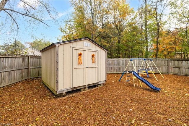 135 Pineywood Street, Thomasville, NC 27360