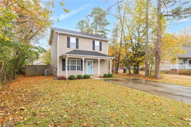 135 Pineywood Street, Thomasville, NC 27360