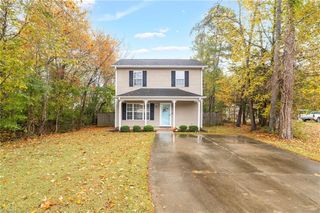 135 Pineywood Street, Thomasville, NC 27360