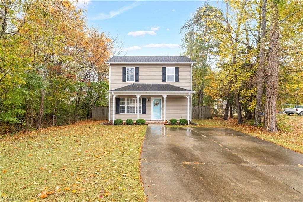 135 Pineywood Street, Thomasville, NC 27360