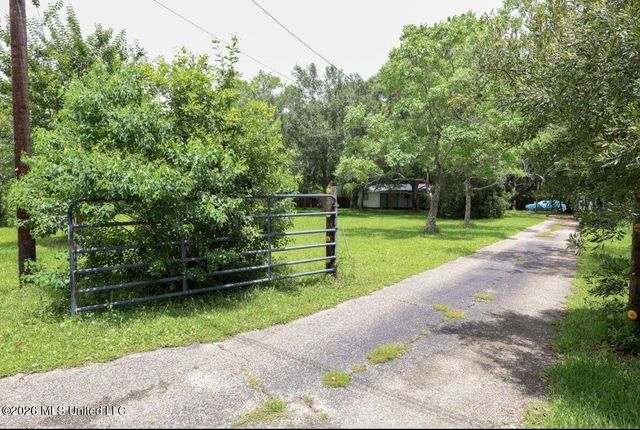 3012 Ridgedale Road, Gautier, MS 39553