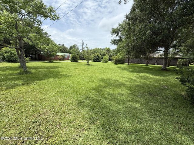 3012 Ridgedale Road, Gautier, MS 39553
