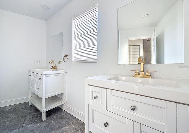 2100 28TH AVENUE N, St Petersburg, FL 33713