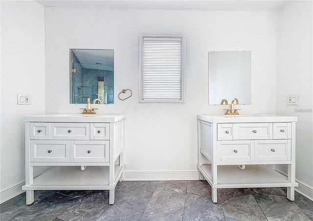 2100 28TH AVENUE N, St Petersburg, FL 33713