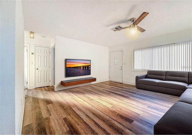 2100 28TH AVENUE N, St Petersburg, FL 33713