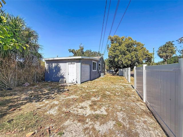 2100 28TH AVENUE N, St Petersburg, FL 33713