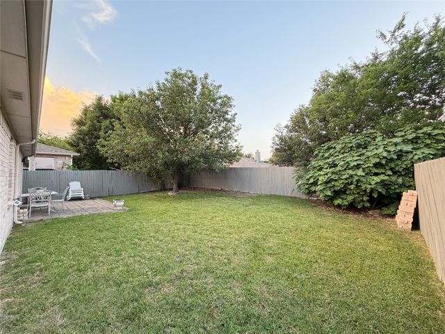 1632 Crown Point Drive, Little Elm, TX 75036