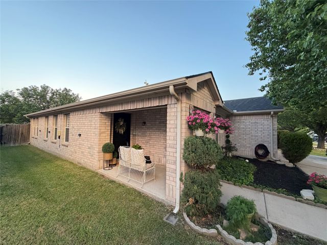 1632 Crown Point Drive, Little Elm, TX 75036