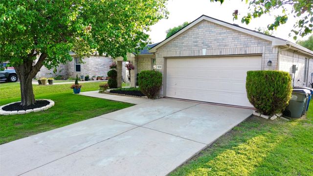 1632 Crown Point Drive, Little Elm, TX 75036