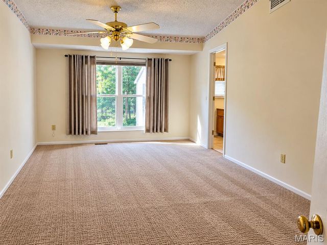 917 Burn Oak, St Charles, MO 63303