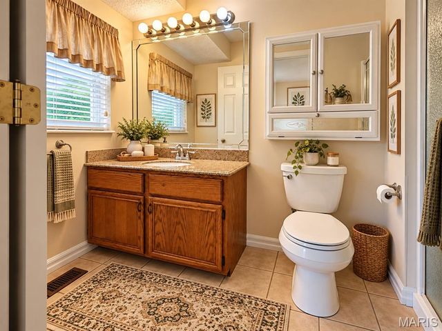 917 Burn Oak, St Charles, MO 63303