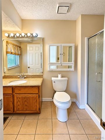 917 Burn Oak, St Charles, MO 63303