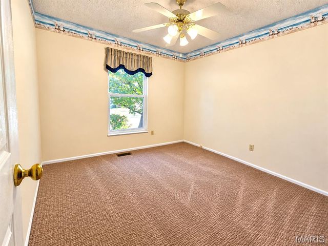 917 Burn Oak, St Charles, MO 63303