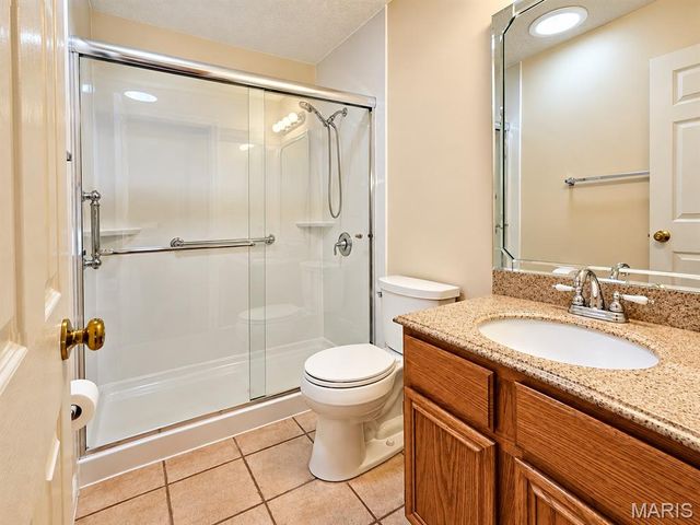 917 Burn Oak, St Charles, MO 63303