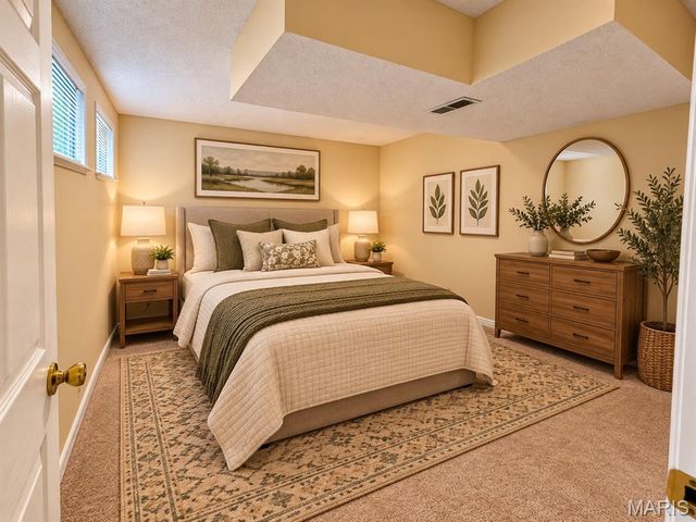 917 Burn Oak, St Charles, MO 63303