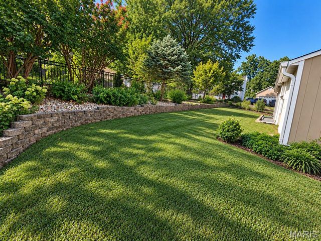 917 Burn Oak, St Charles, MO 63303