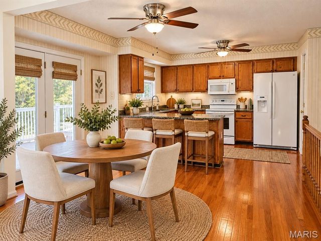 917 Burn Oak, St Charles, MO 63303