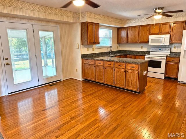 917 Burn Oak, St Charles, MO 63303