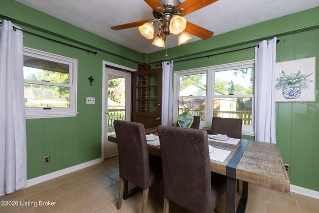 2421 Clarendon Ave, Louisville, KY 40205