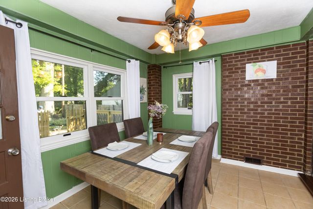 2421 Clarendon Ave, Louisville, KY 40205