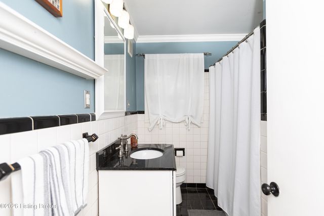 2421 Clarendon Ave, Louisville, KY 40205