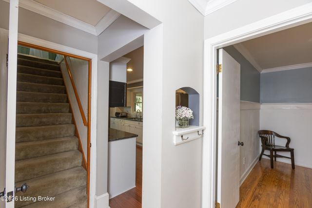 2421 Clarendon Ave, Louisville, KY 40205