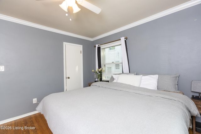 2421 Clarendon Ave, Louisville, KY 40205