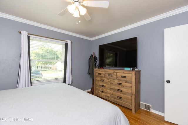 2421 Clarendon Ave, Louisville, KY 40205