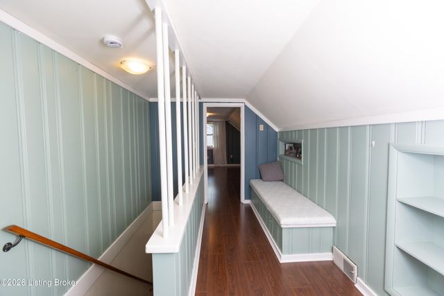 2421 Clarendon Ave, Louisville, KY 40205