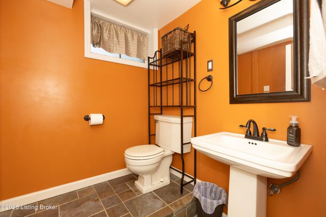 2421 Clarendon Ave, Louisville, KY 40205