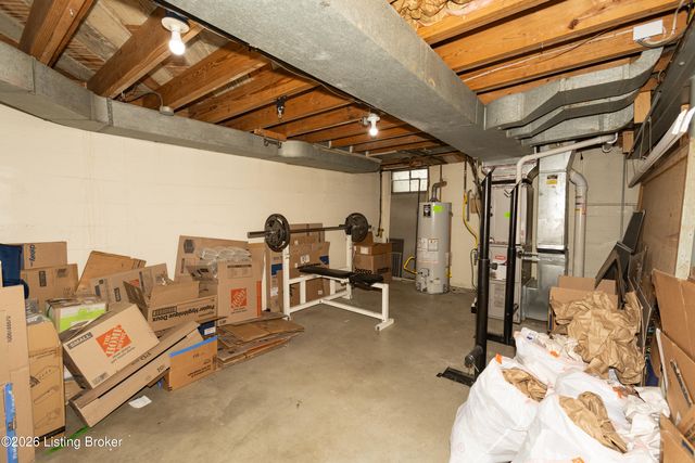 2421 Clarendon Ave, Louisville, KY 40205