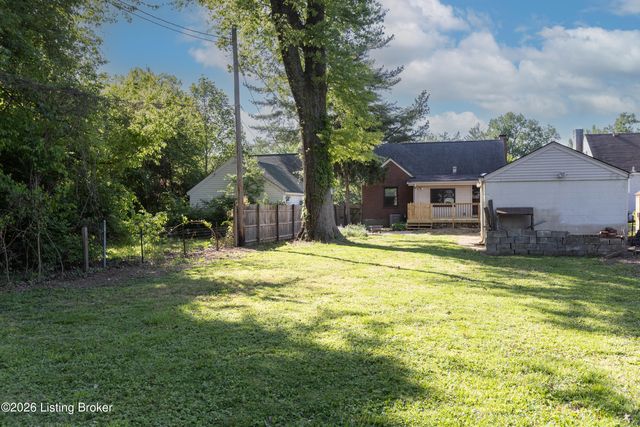 2421 Clarendon Ave, Louisville, KY 40205