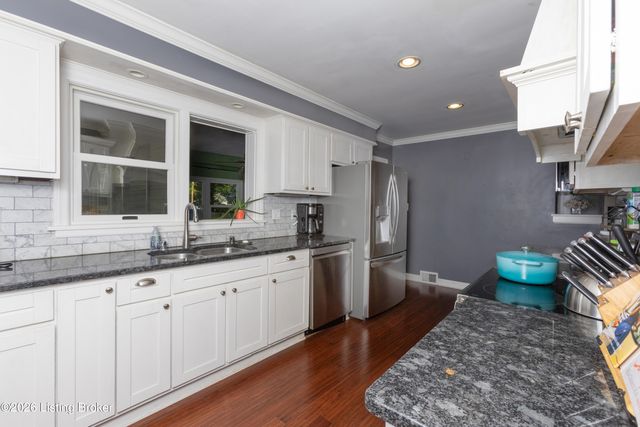 2421 Clarendon Ave, Louisville, KY 40205