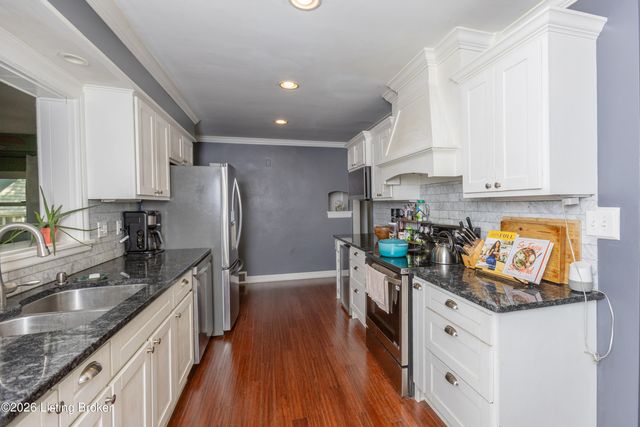 2421 Clarendon Ave, Louisville, KY 40205