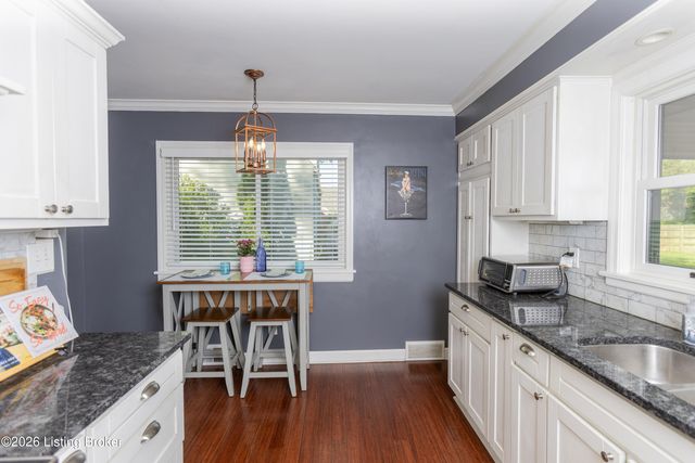 2421 Clarendon Ave, Louisville, KY 40205