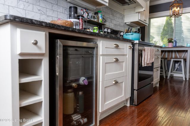 2421 Clarendon Ave, Louisville, KY 40205