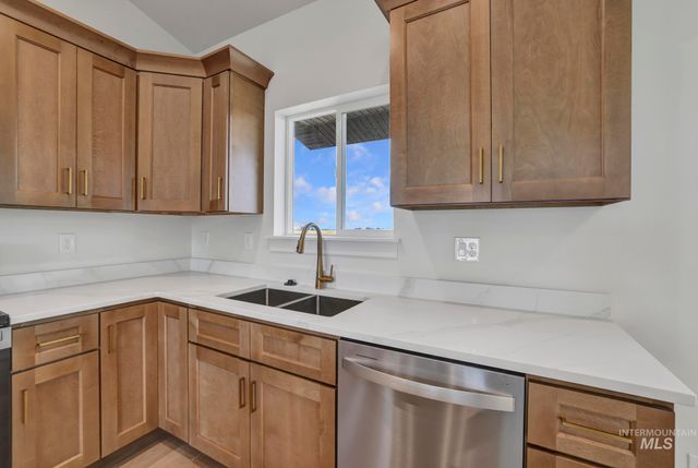 910 23rd Ave E, Jerome, ID 83338