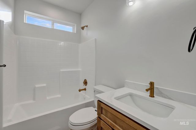 910 23rd Ave E, Jerome, ID 83338