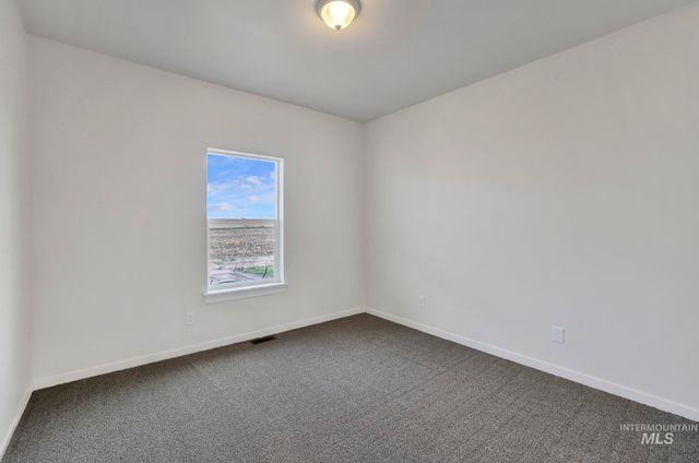 910 23rd Ave E, Jerome, ID 83338