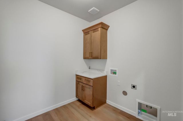 910 23rd Ave E, Jerome, ID 83338